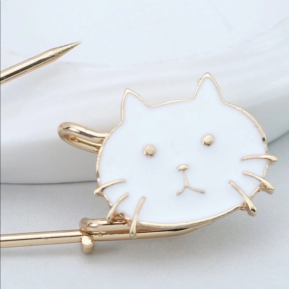 Cat Safety Pin Brooch - Picture 4 of 5